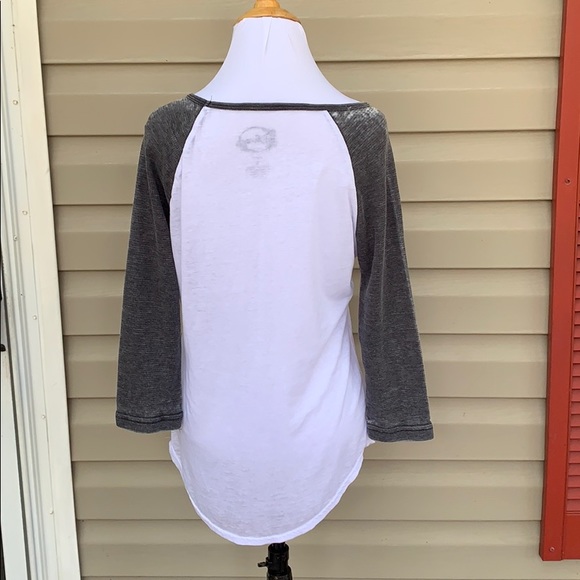 Disney Lion King women’s white&gray baseball tee $5/25 - Picture 4 of 5